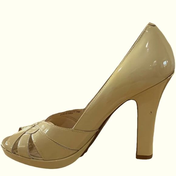 Cole Haan shoes. Open toe criss cross with chunky heels patent leather size 9 - Picture 3 of 7